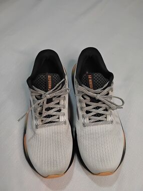 Brooks Glycerin 21 Women's Black and Tan  Running Shoes Sz 12.